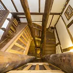 Altes Stadttor فندق كاستلاون