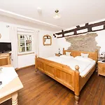 Altes Stadttor 3*