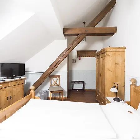 Altes Stadttor 카스텔룬