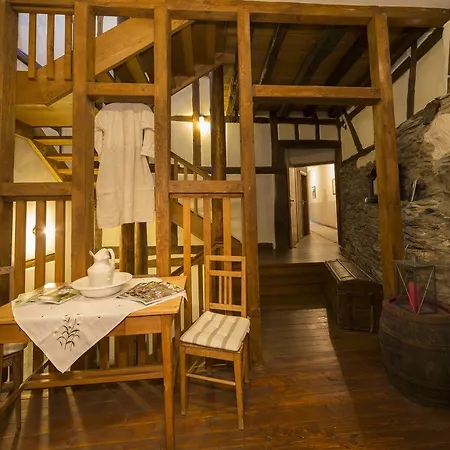 Altes Stadttor מלון