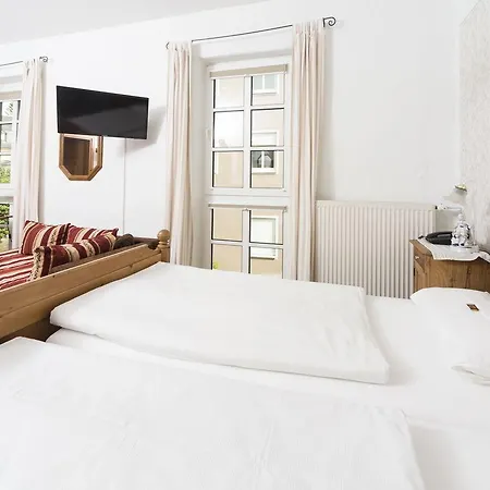 Altes Stadttor מלון קסטלאון