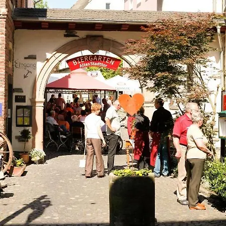 Altes Stadttor Szálloda