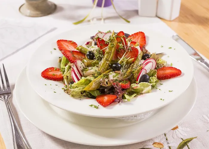 Altes Stadttor 호텔 카스텔룬